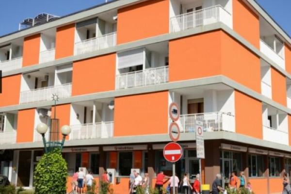 Viale Aurora apartmanházak - Bibione Spiaggia