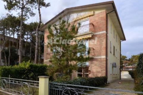 Anna 2 apartmanház - Bibione Spiaggia